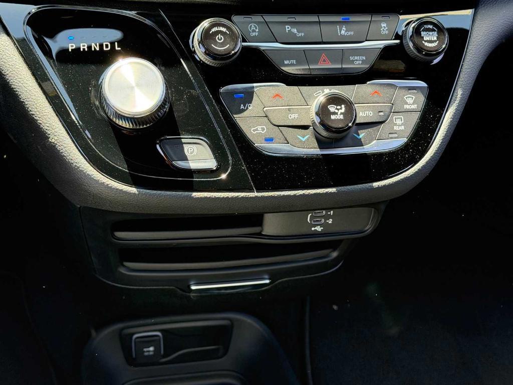 new 2026 Chrysler Pacifica car, priced at $40,629