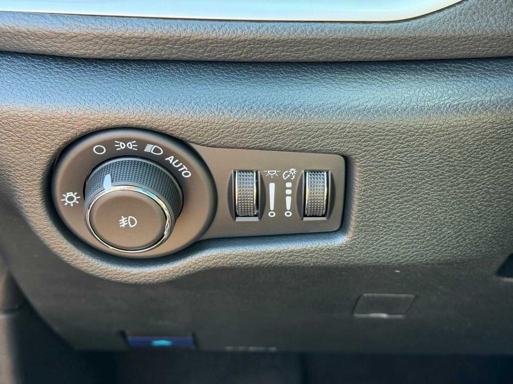new 2026 Chrysler Pacifica car, priced at $40,629