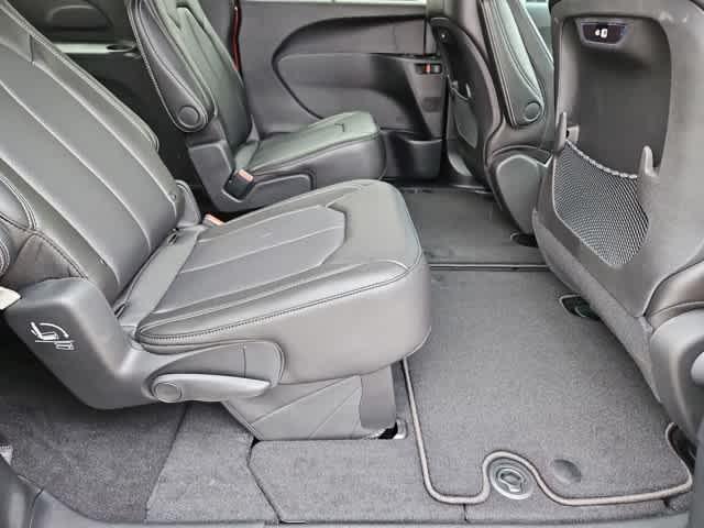 new 2026 Chrysler Pacifica car, priced at $44,424