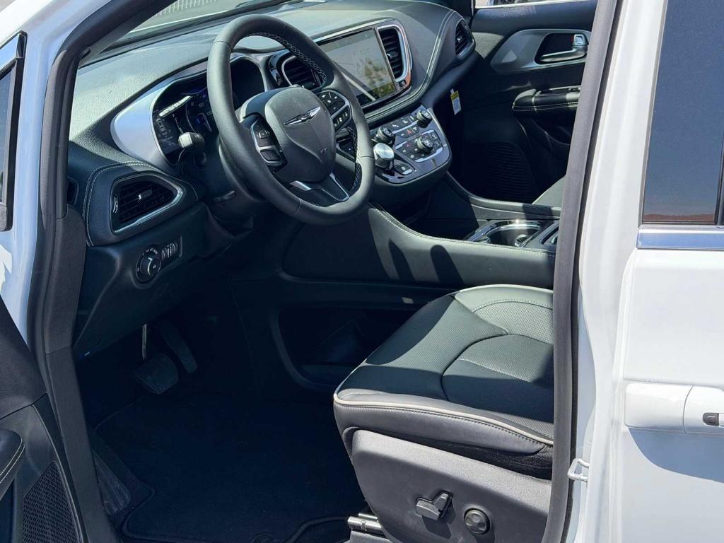 new 2026 Chrysler Pacifica car, priced at $48,639