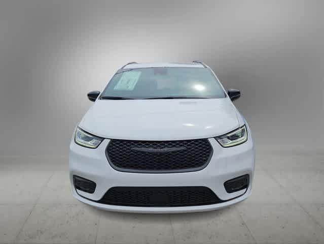 new 2026 Chrysler Pacifica car, priced at $43,929