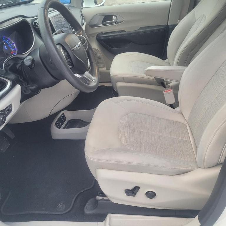 used 2018 Chrysler Pacifica Hybrid car, priced at $11,000