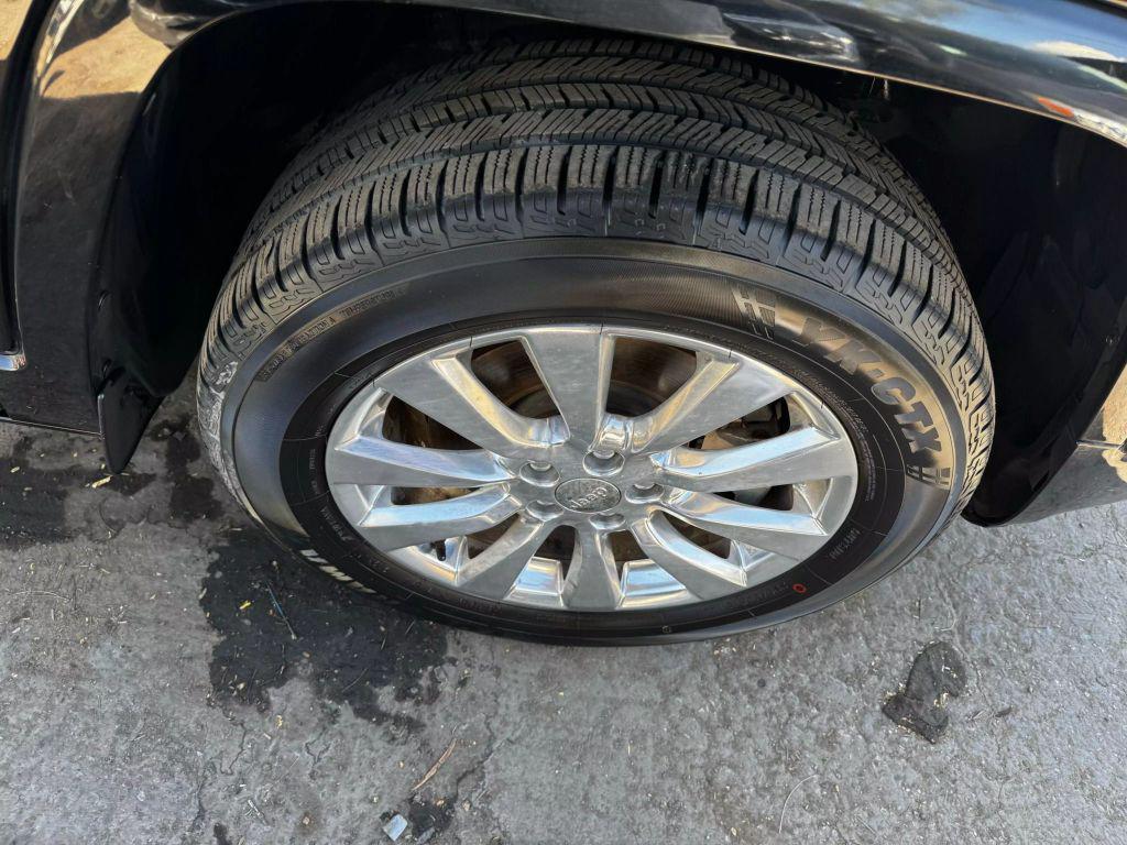 used 2017 Jeep Cherokee car, priced at $11,550