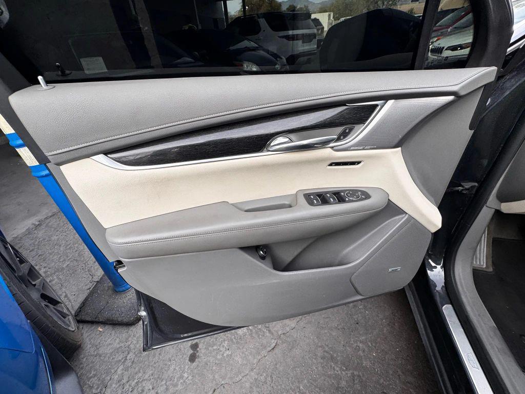 used 2021 Cadillac XT6 car, priced at $19,990