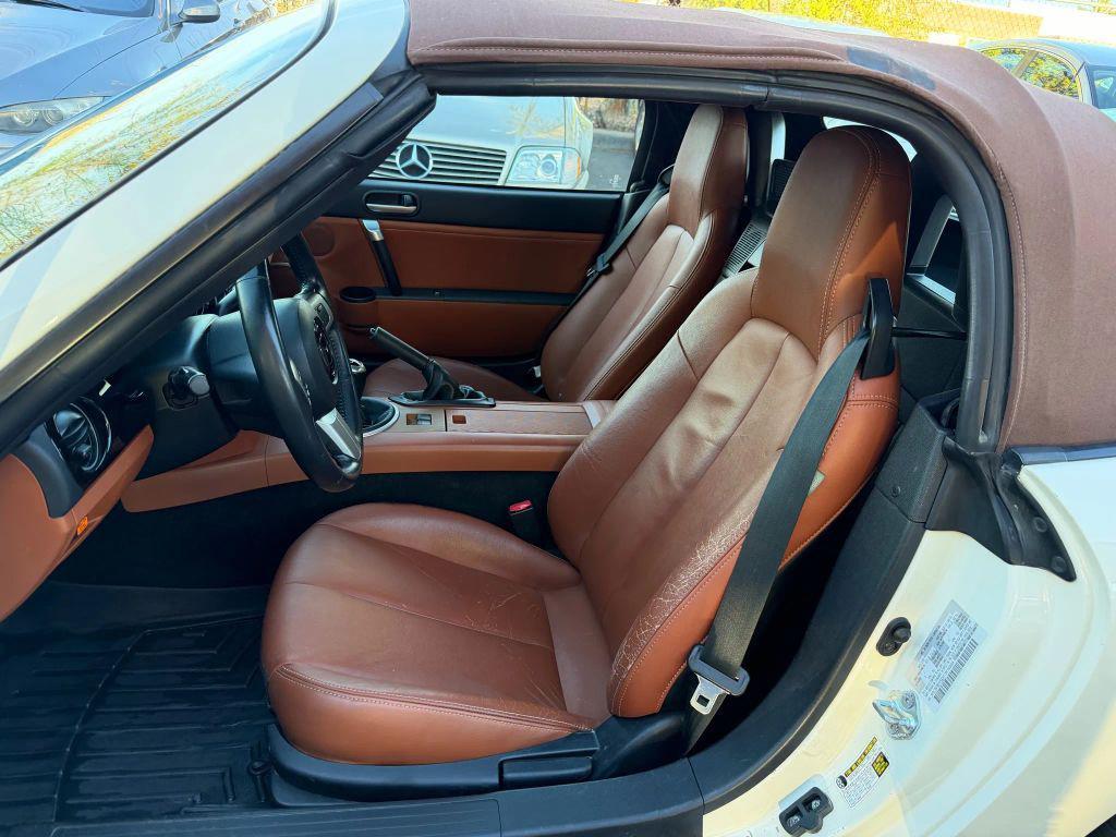 used 2006 Mazda MX-5 Miata car, priced at $11,550