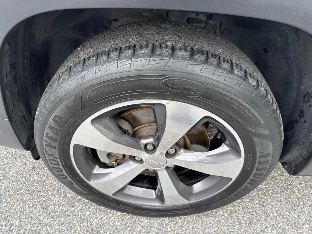 used 2020 Jeep Cherokee car, priced at $18,937