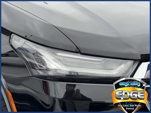 used 2023 Chevrolet Traverse car, priced at $28,995