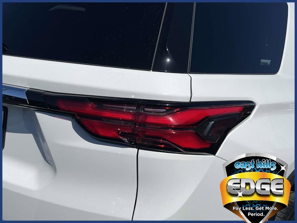 used 2022 Chevrolet Traverse car, priced at $17,995