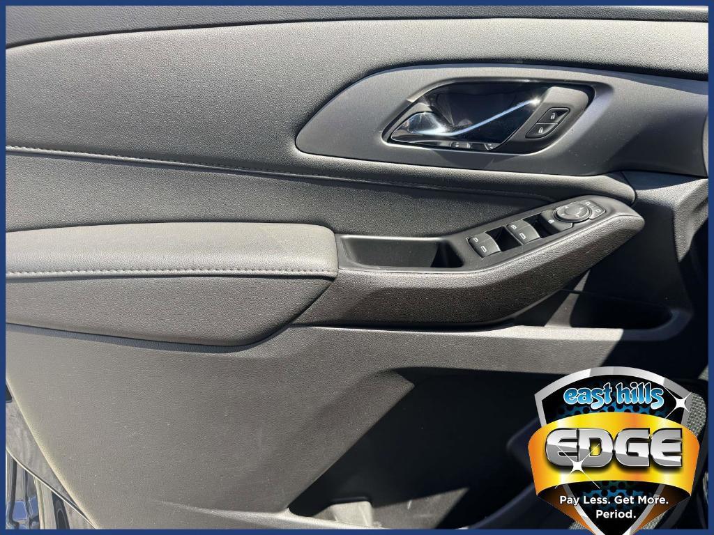 used 2023 Chevrolet Traverse car, priced at $32,485