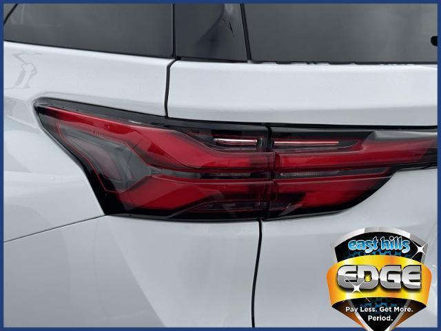 used 2023 Chevrolet Traverse car, priced at $32,495