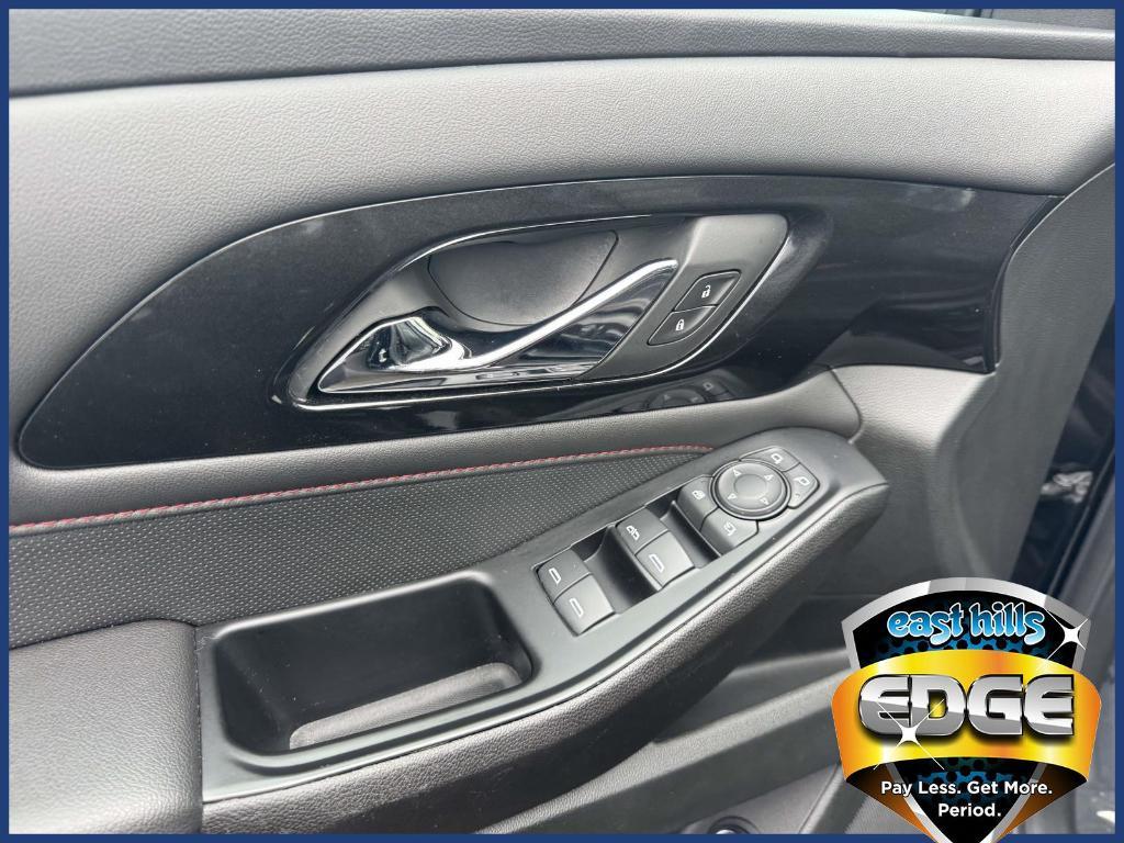 used 2023 Chevrolet Traverse car, priced at $32,995