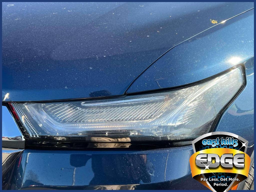 used 2023 Chevrolet Traverse car, priced at $32,185