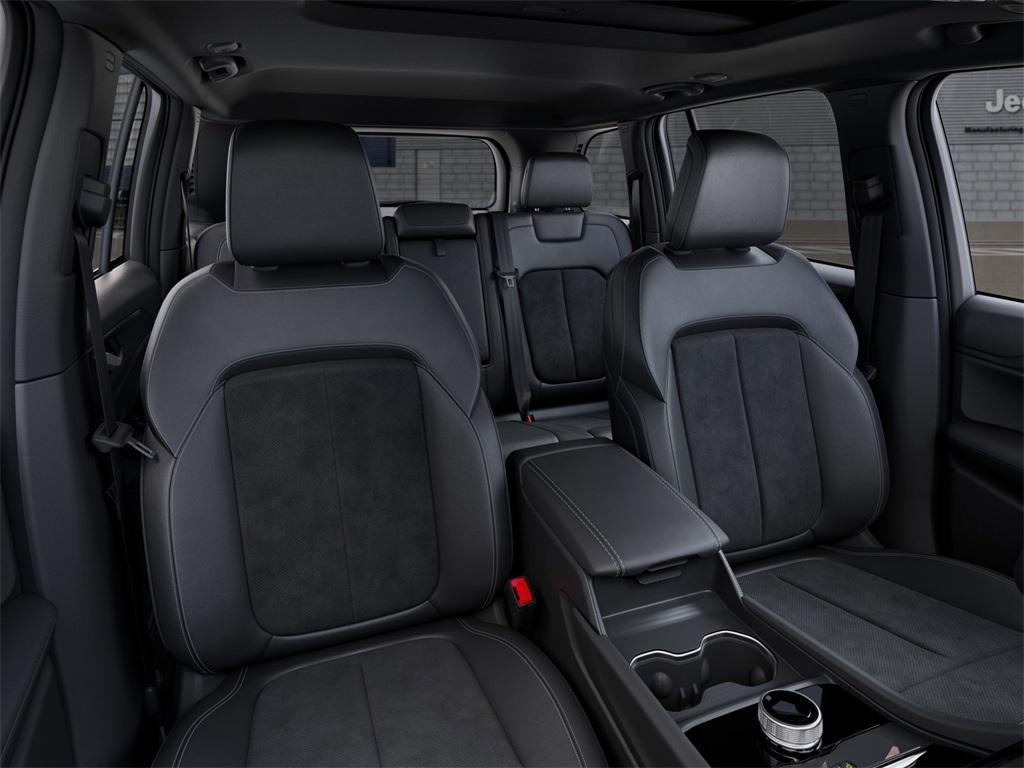 new 2025 Jeep Grand Cherokee car, priced at $44,910
