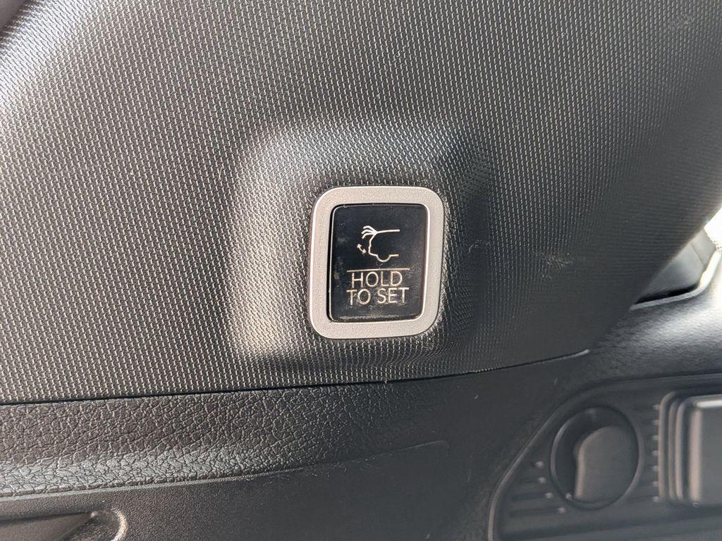 used 2022 Jeep Grand Cherokee car, priced at $39,999