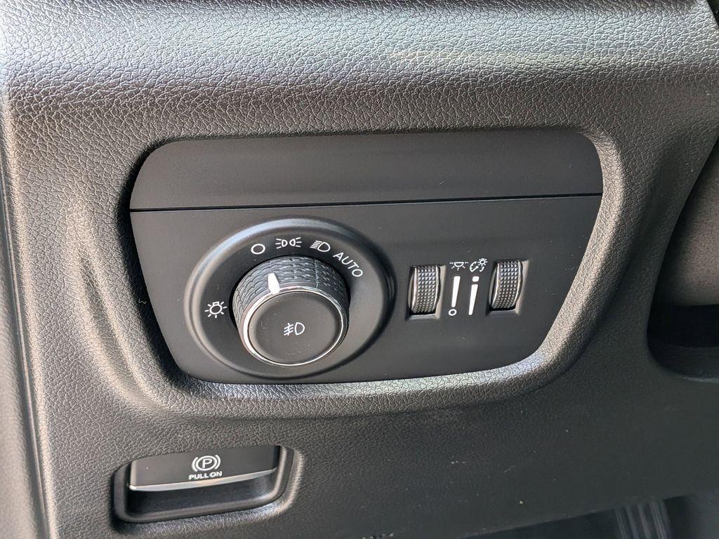 used 2022 Jeep Grand Cherokee car, priced at $39,999