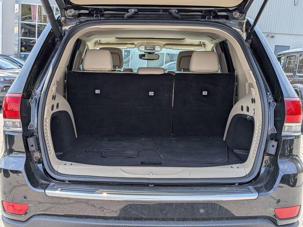 used 2020 Jeep Grand Cherokee car, priced at $27,174