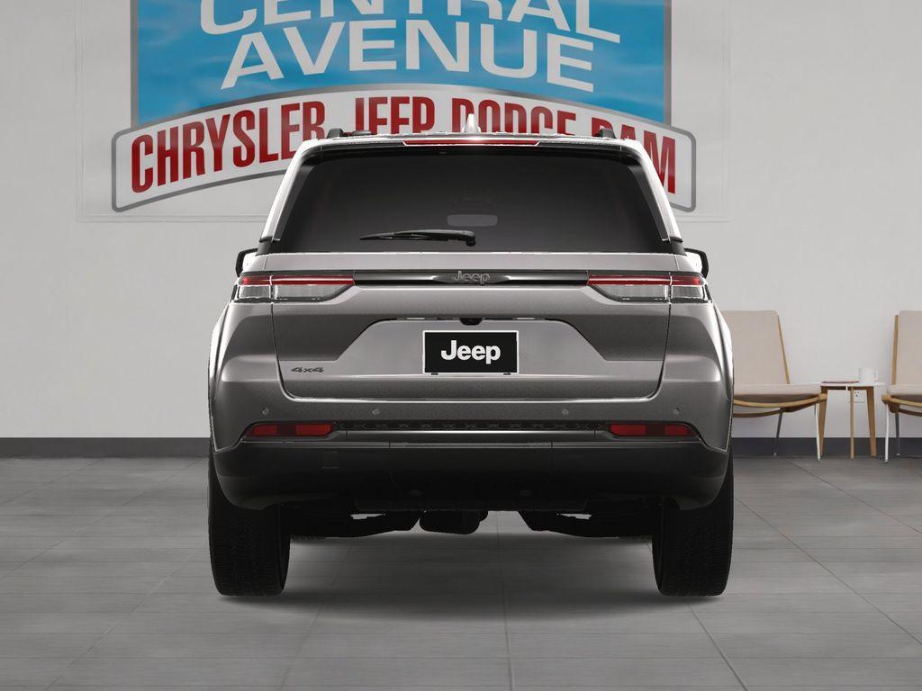 new 2025 Jeep Grand Cherokee car, priced at $42,480