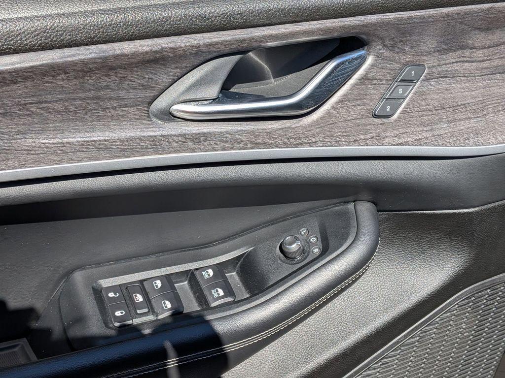 used 2023 Jeep Grand Cherokee car, priced at $36,999