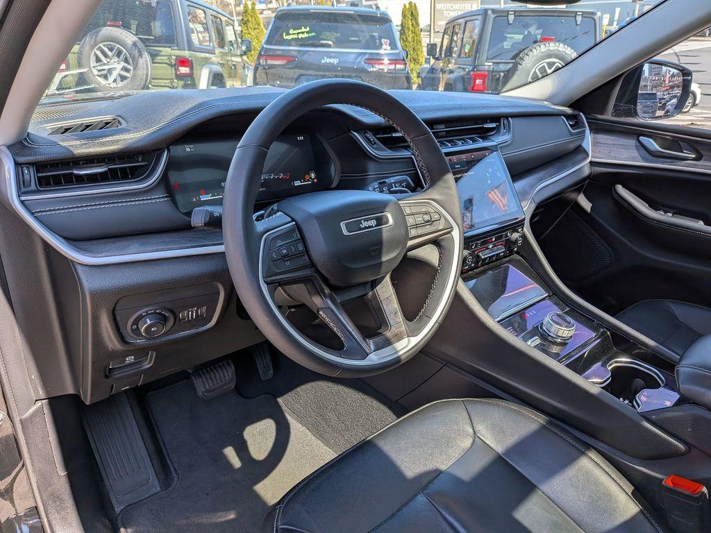 used 2023 Jeep Grand Cherokee car, priced at $36,999