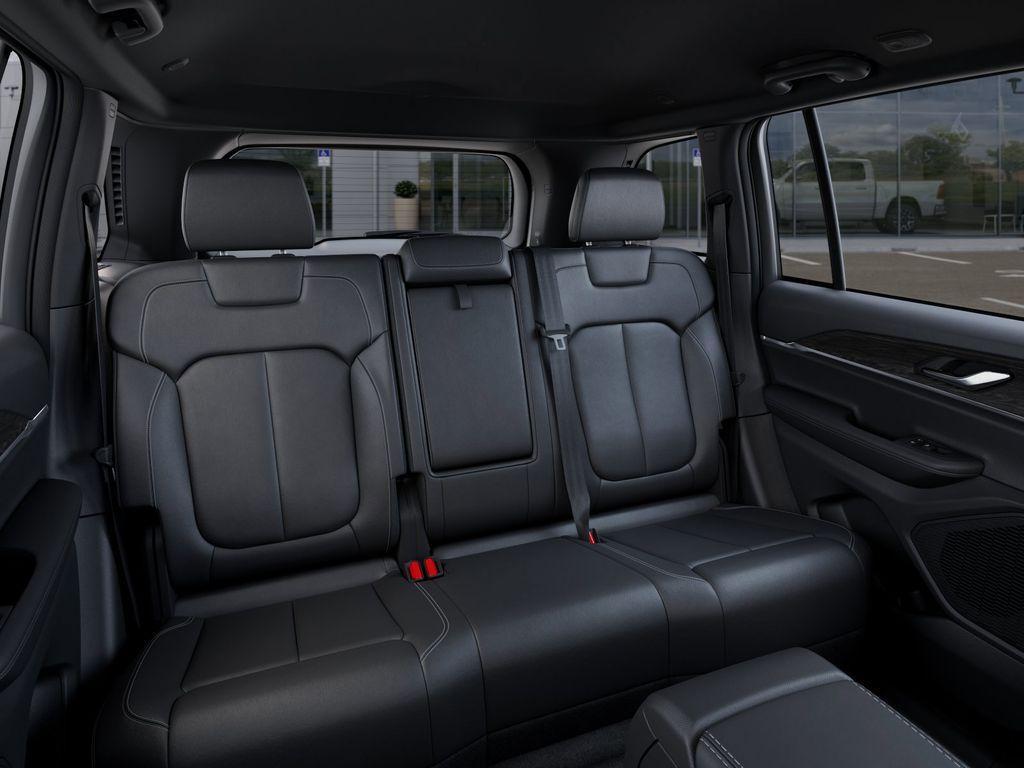 new 2025 Jeep Grand Cherokee car, priced at $44,170