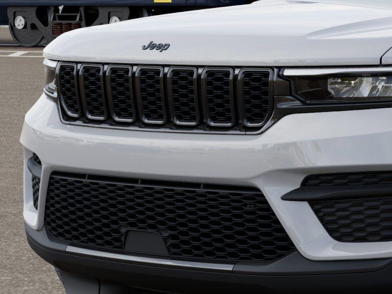 new 2025 Jeep Grand Cherokee car, priced at $42,310