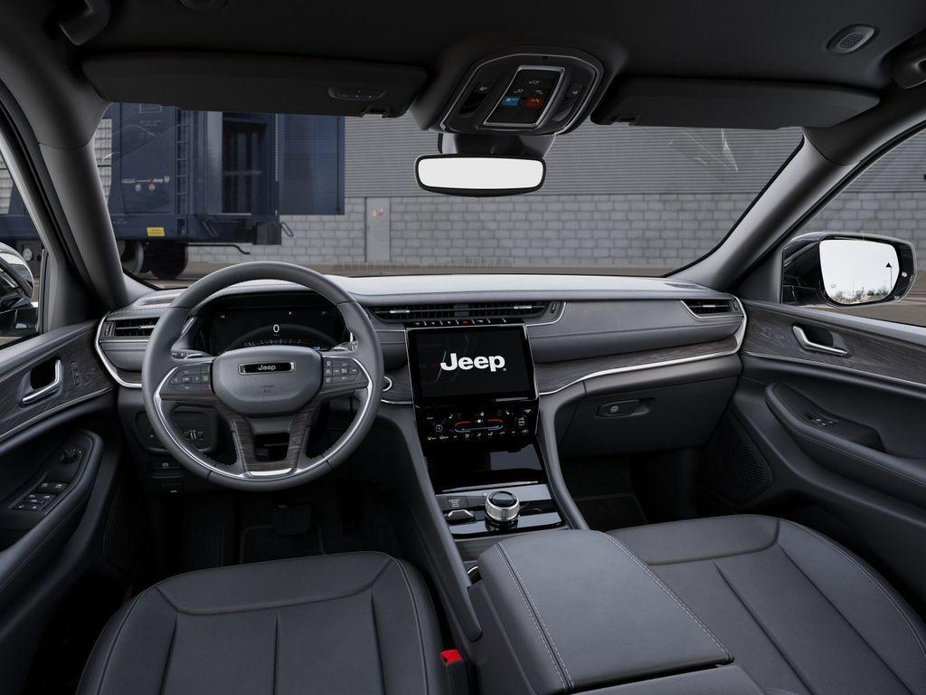 new 2025 Jeep Grand Cherokee car, priced at $46,470
