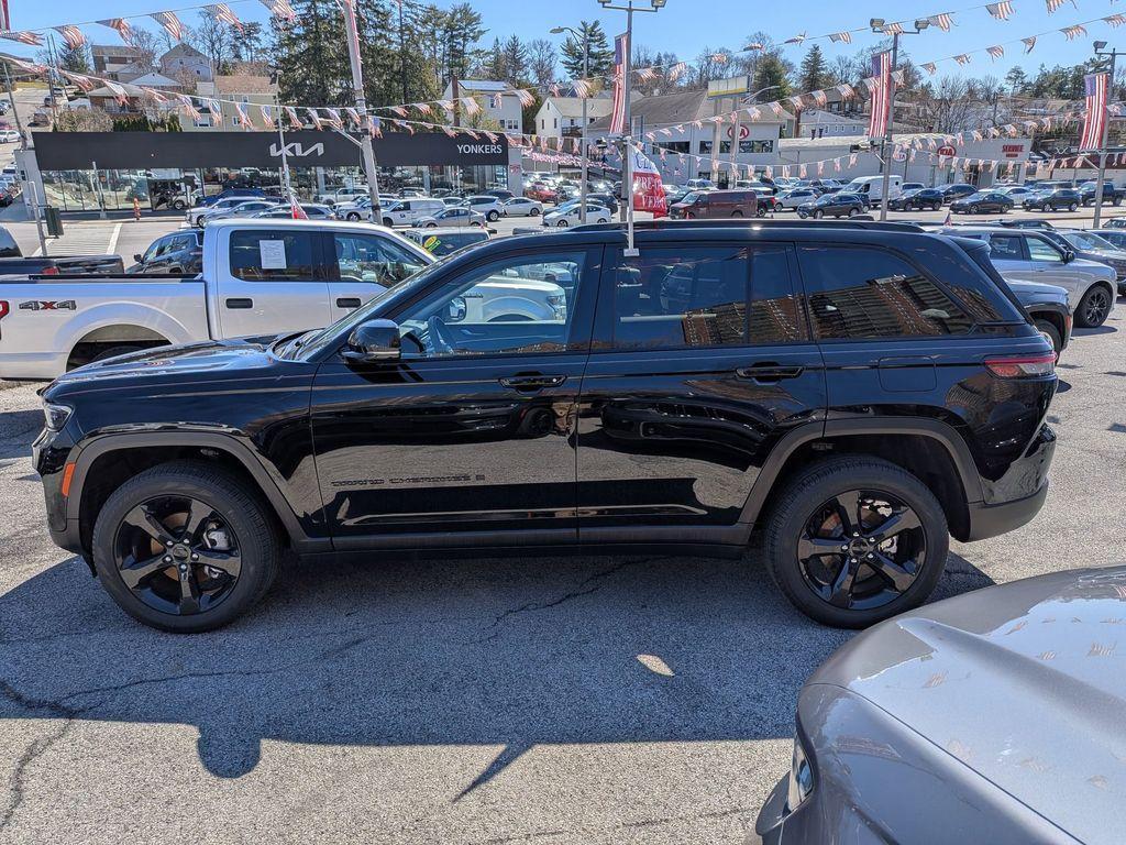 used 2023 Jeep Grand Cherokee car, priced at $35,999