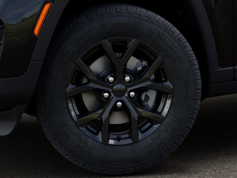 new 2025 Jeep Grand Cherokee car, priced at $47,330