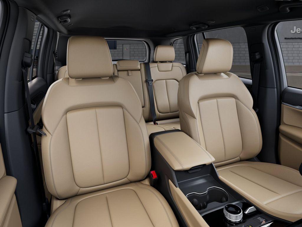 new 2025 Jeep Grand Cherokee car, priced at $45,875