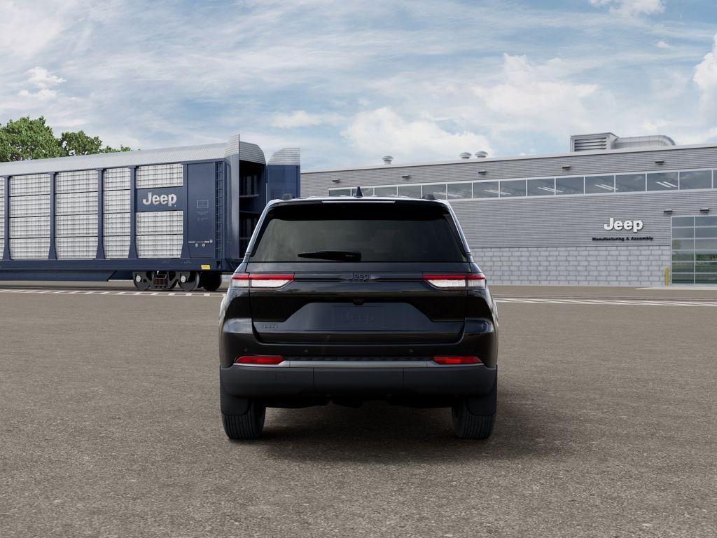 new 2026 Jeep Grand Cherokee car, priced at $45,875