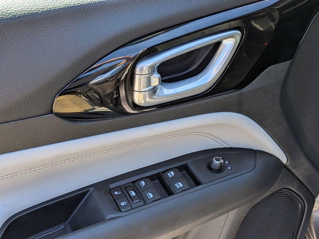 used 2022 Jeep Compass car, priced at $23,999