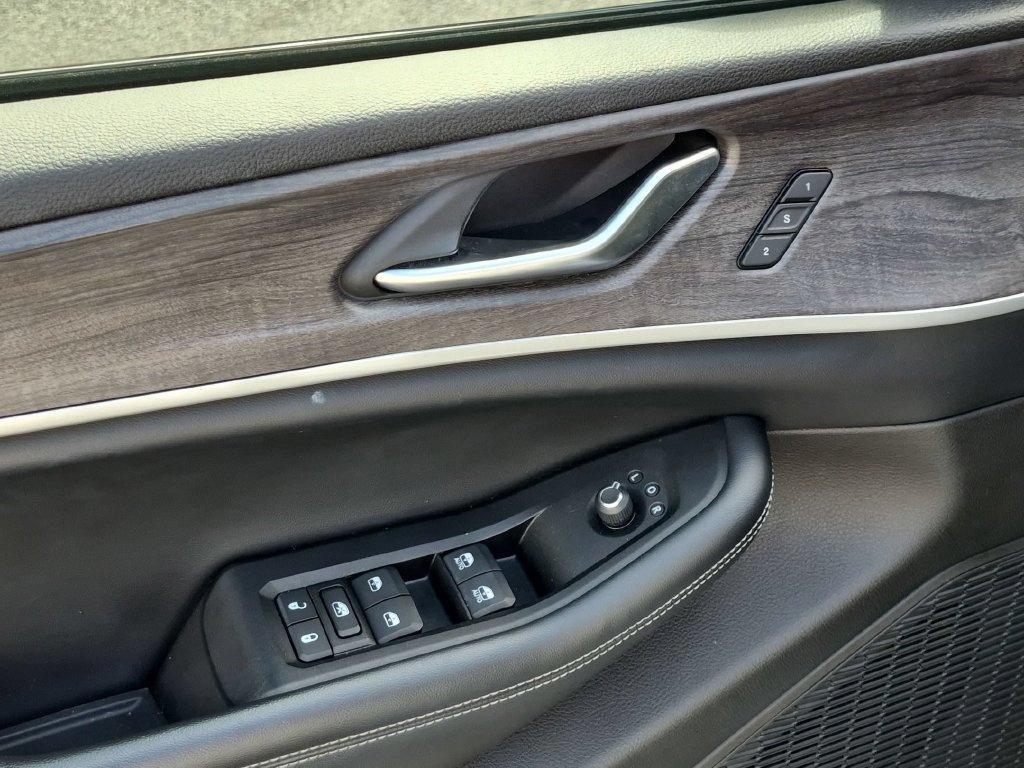 used 2023 Jeep Grand Cherokee L car, priced at $33,432