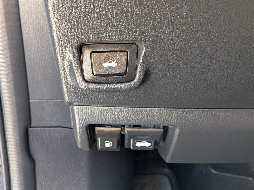 used 2018 Mazda Mazda6 car, priced at $18,999