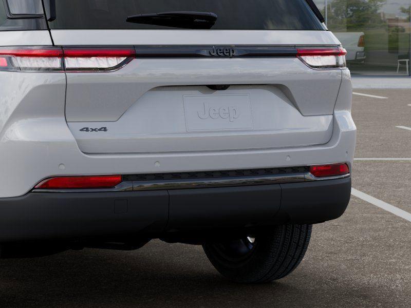 new 2025 Jeep Grand Cherokee car, priced at $49,390