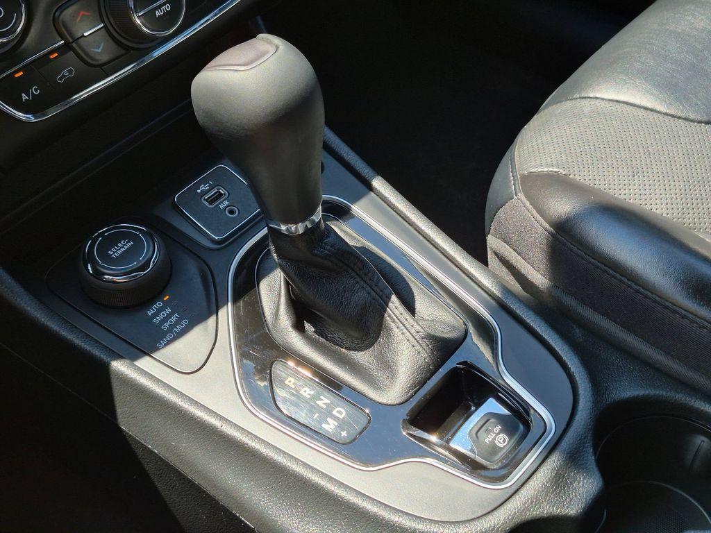 used 2022 Jeep Cherokee car, priced at $26,174