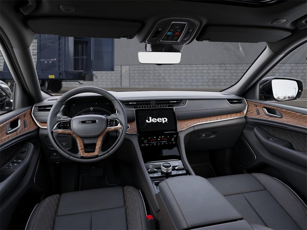new 2025 Jeep Grand Cherokee car, priced at $65,195
