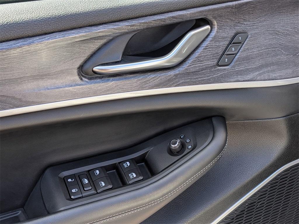 used 2023 Jeep Grand Cherokee L car, priced at $29,999