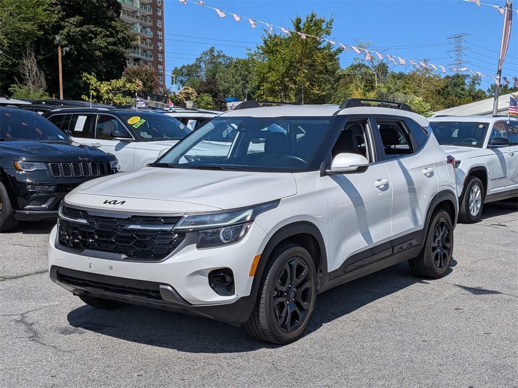 used 2025 Kia Seltos car, priced at $23,999