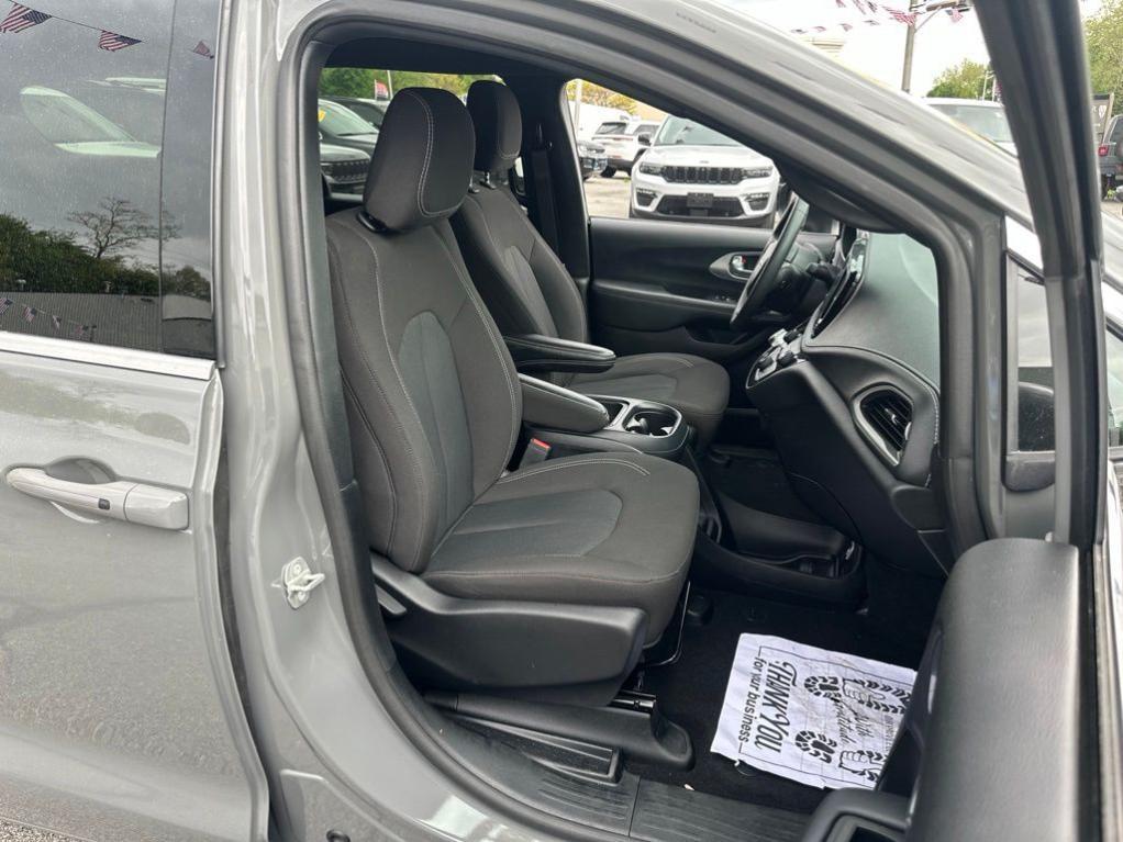 used 2023 Chrysler Pacifica car, priced at $28,174