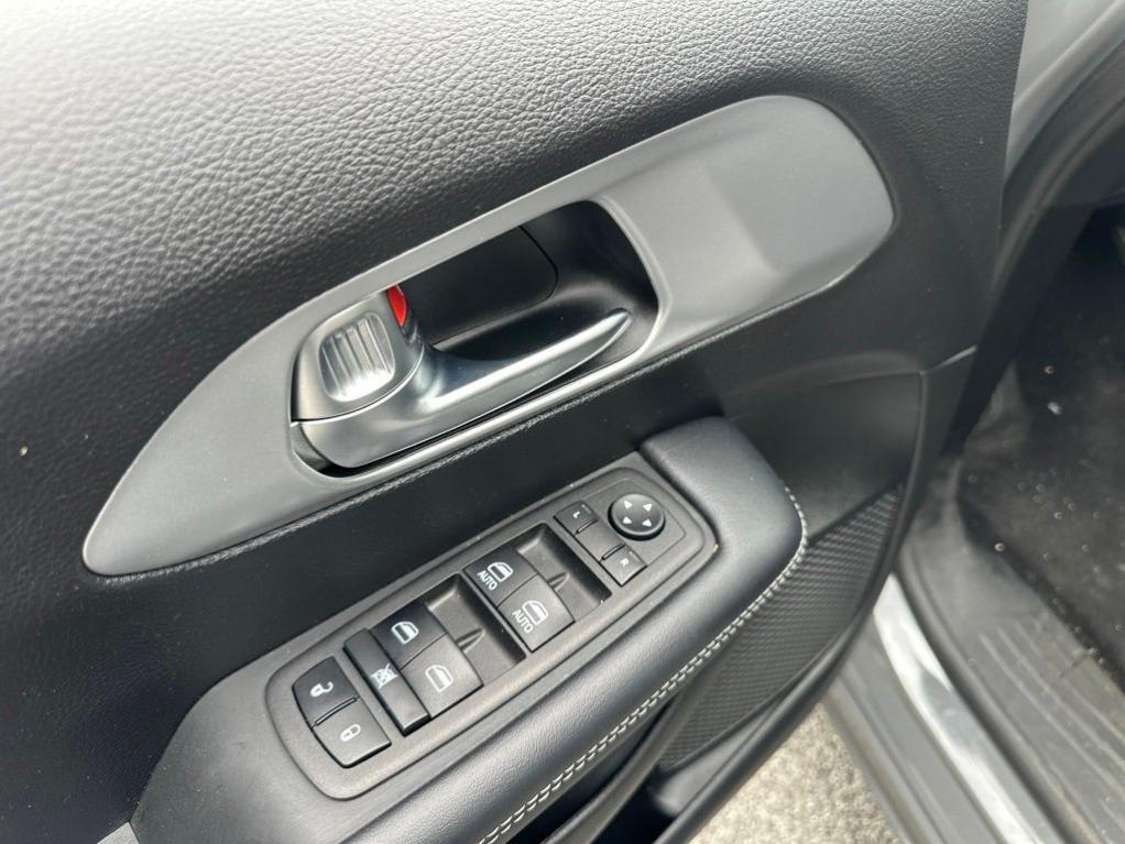 used 2023 Chrysler Pacifica car, priced at $28,174