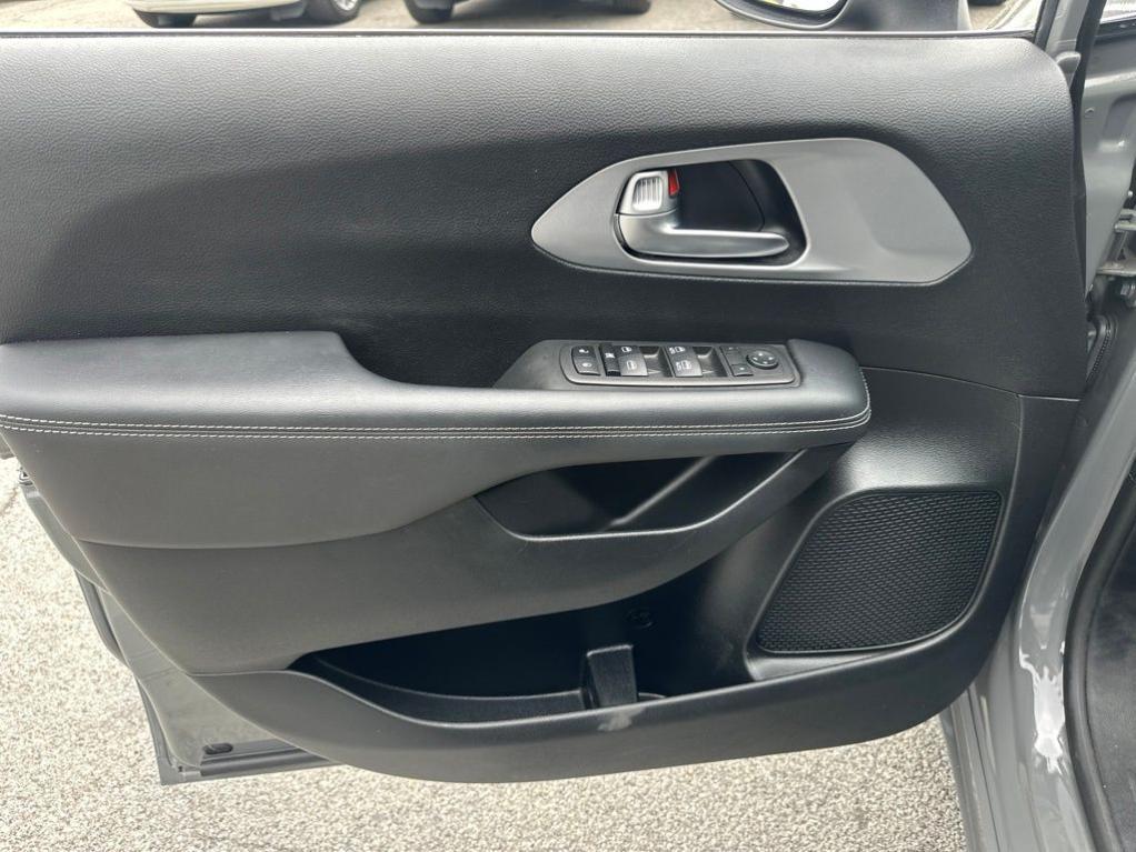 used 2023 Chrysler Pacifica car, priced at $28,174