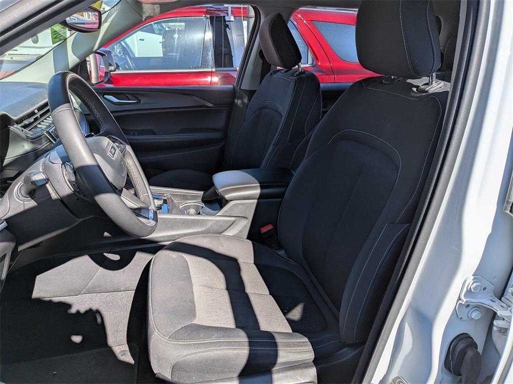 used 2024 Jeep Grand Cherokee L car, priced at $27,999