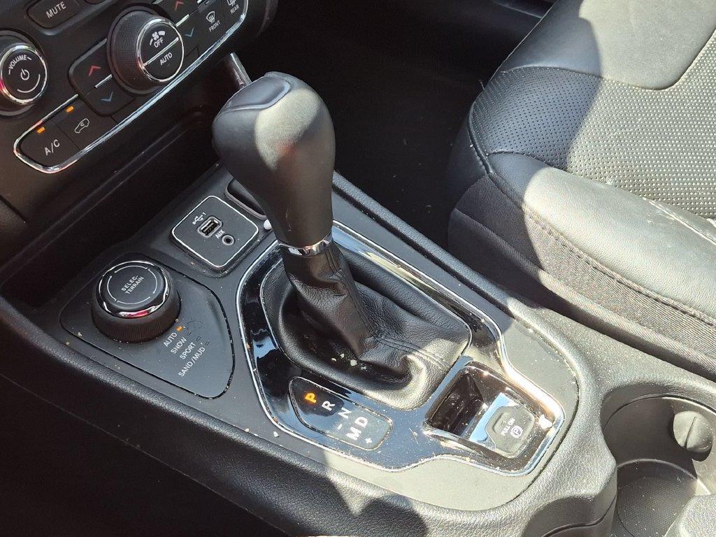 used 2020 Jeep Cherokee car, priced at $21,174