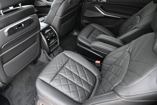 new 2026 BMW X7 car, priced at $91,975