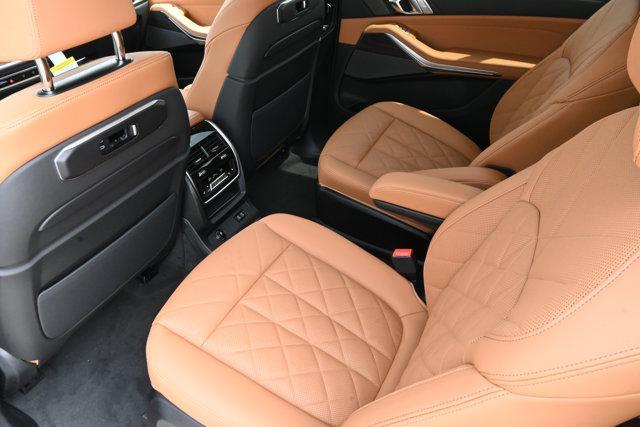 new 2026 BMW X7 car, priced at $93,910
