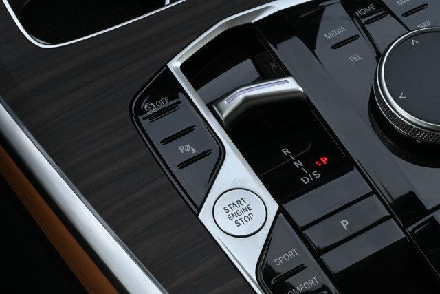 new 2026 BMW X7 car, priced at $93,910