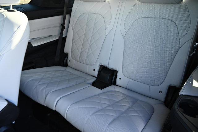 new 2026 BMW X7 car, priced at $100,785