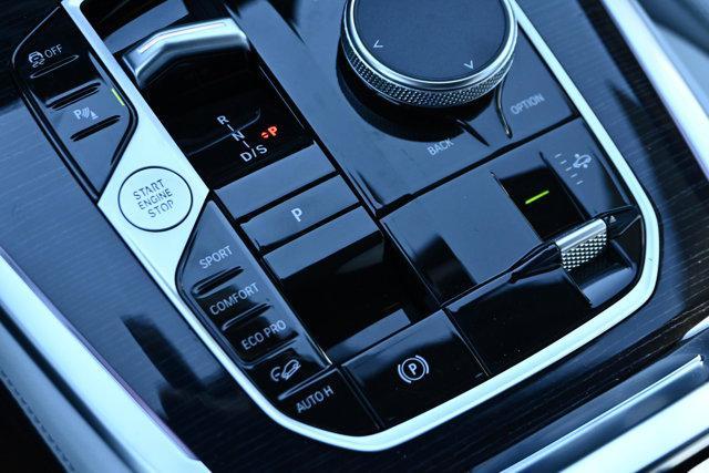 new 2026 BMW X7 car, priced at $100,785