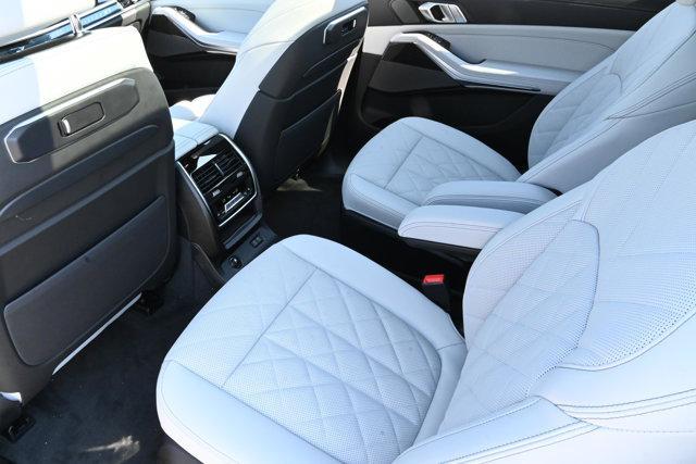 new 2026 BMW X7 car, priced at $101,540