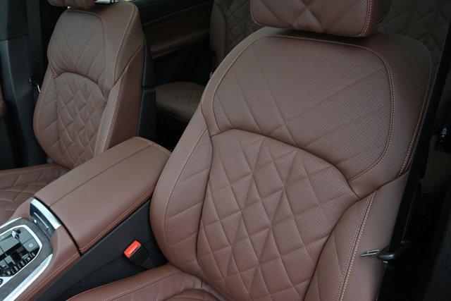 new 2027 BMW X7 car, priced at $103,102